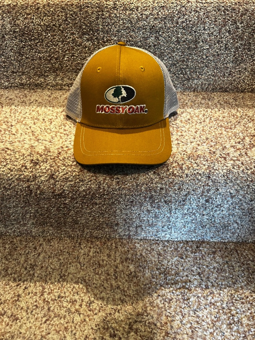 Mossy Oak embroidered snap back trucker hat cap NWOT